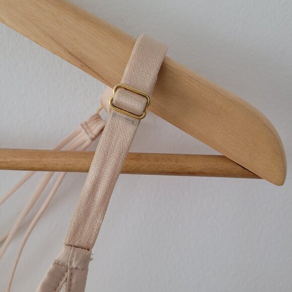 Victoria's Secret Unlined Strappy Starburst Plunge Bra in Champagne-34D - Picture 3 of 8